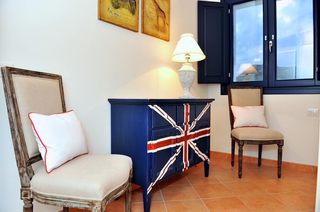 Li Casi Bianchi Apartment San Teodoro  Bilik gambar